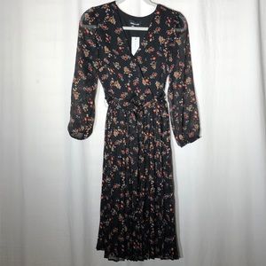 NWT Sugar+L!ps Floral Pleated Midi Dress